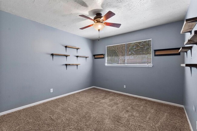 Building Photo - 719 Shenandoah Dr