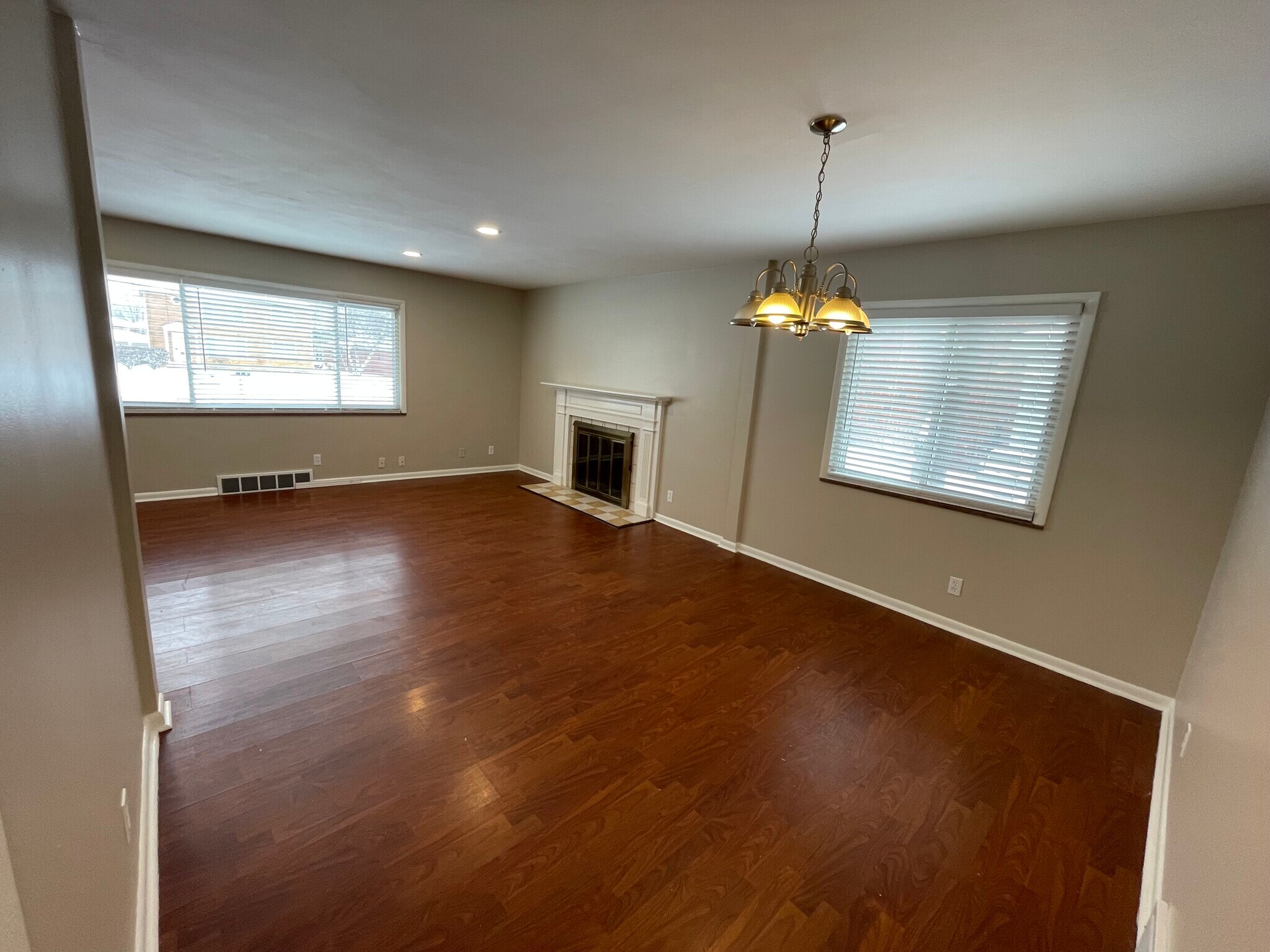 Building Photo - 2844 Chamberlain Rd