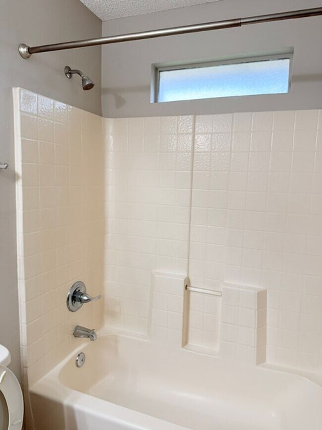 Building Photo - 25 Ryarbor Dr