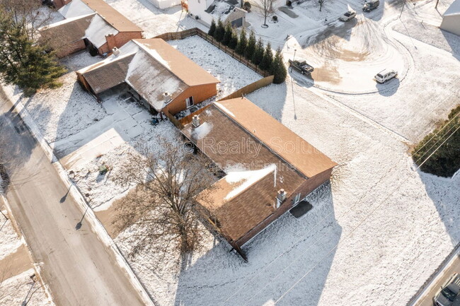 Building Photo - 2202 Richland Prairie Blvd