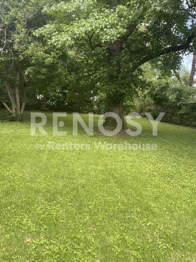 Building Photo - 5015 Belmeade Rd