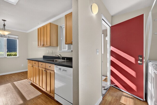 Building Photo - Updated Walnut Creek Condo | 2 Bed • Pool • In-Unit Laundry • Near BART