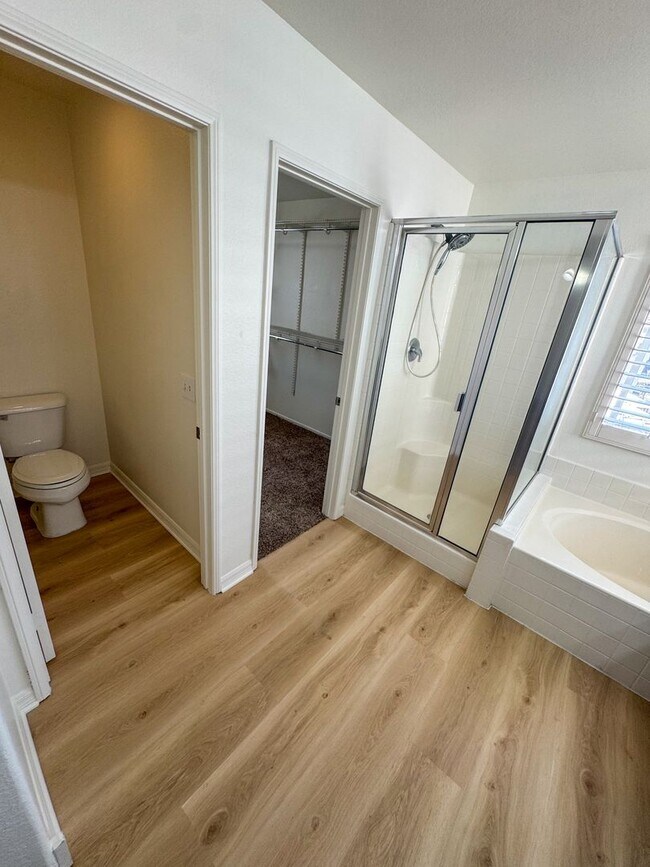 Building Photo - 4 Bedroom home available for Lease in Cent...