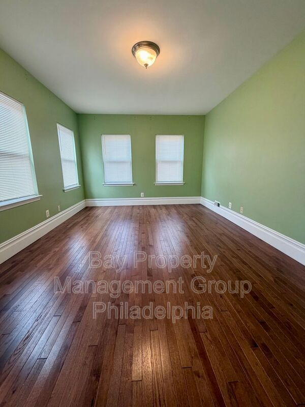Building Photo - 3847 Spring Garden St