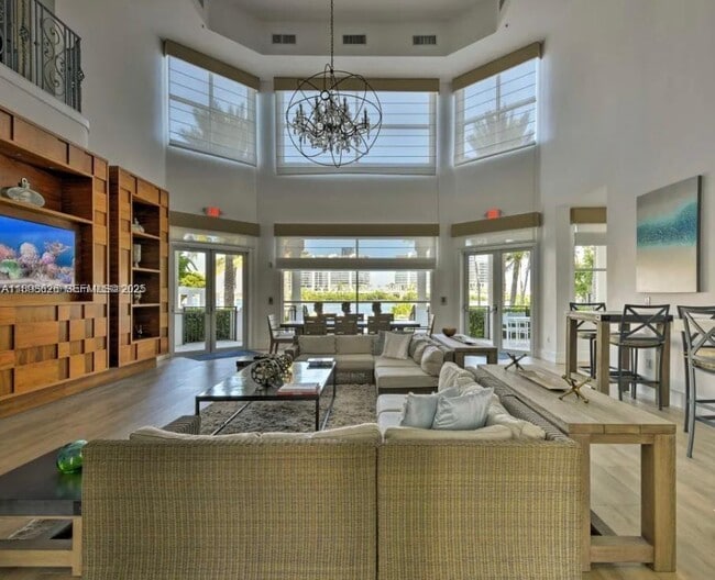 Building Photo - 3135 NE 184th St