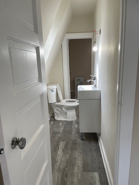 2nd floor bathroom - 707 W California Ave