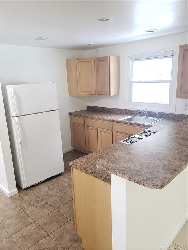 Building Photo - 51 Hillandale Ave