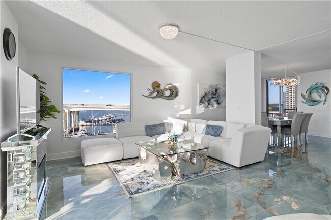 Building Photo - 100 Pierce St