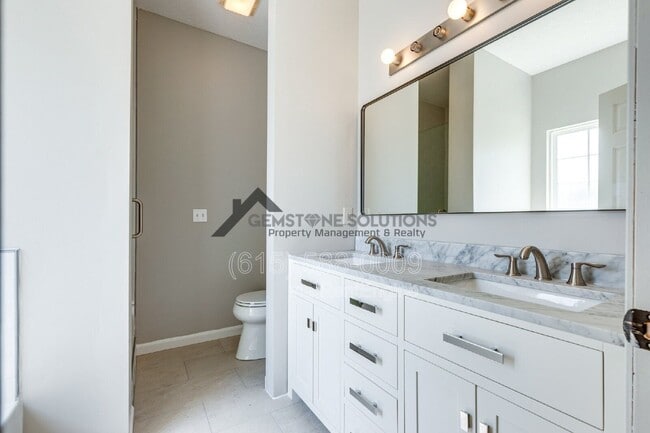 Building Photo - 2104 Loudenslager Dr