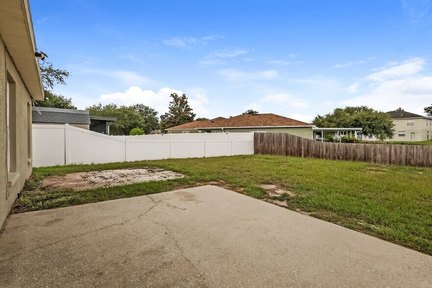 Building Photo - 10623 Navigation Dr