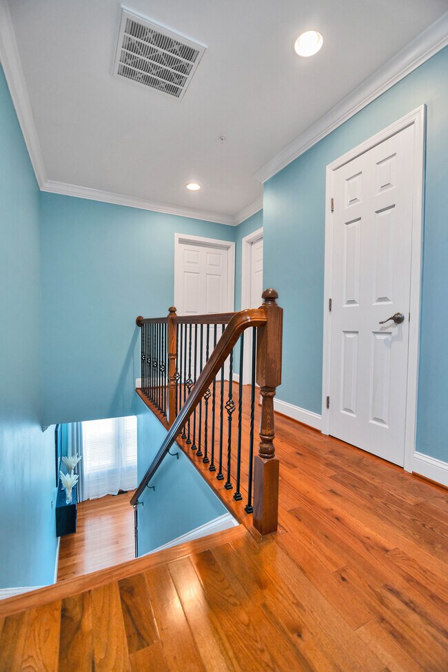 Building Photo - 5213 D St SE