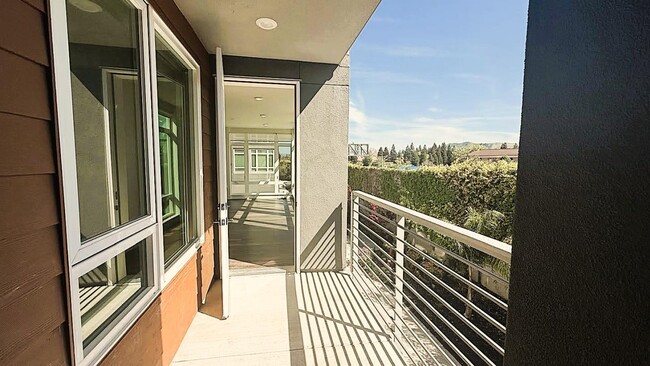 Building Photo - 5933 Sunstone Dr