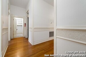 Building Photo - 142 W San Antonio St