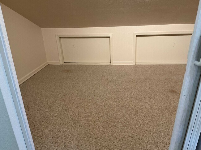 Building Photo - 8852 Gemwood Way