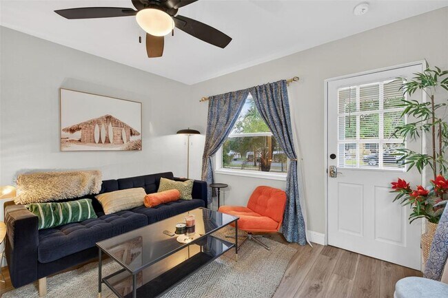 Building Photo - 2301 14th Ave N