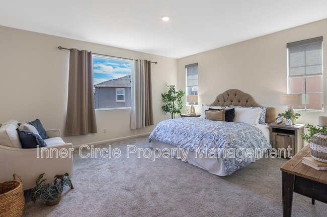 Building Photo - 5408 Mazant Loop
