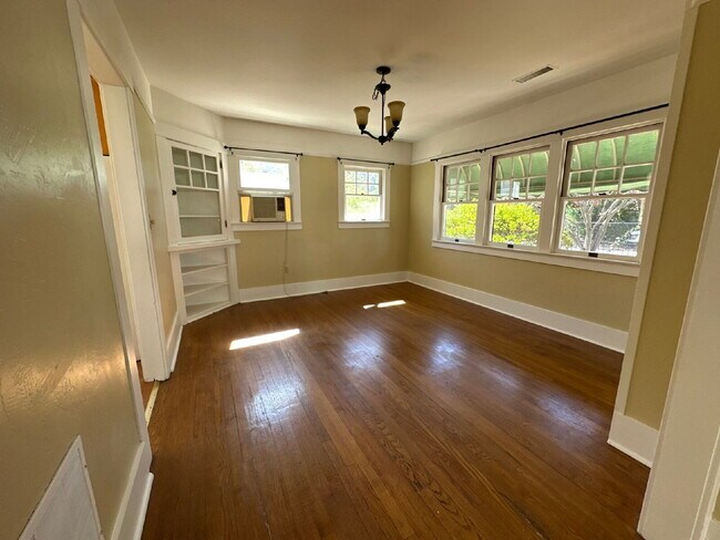 Building Photo - Near Cal Poly, 3 BR, 2 BA single level - Available Now