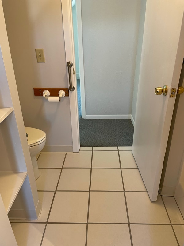 Building Photo - 526 1/2 E 7th St