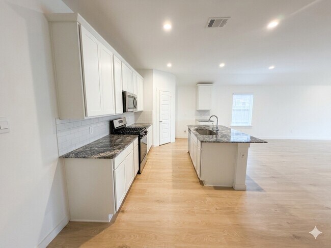 Building Photo - 4946 Pne Hvn Ln