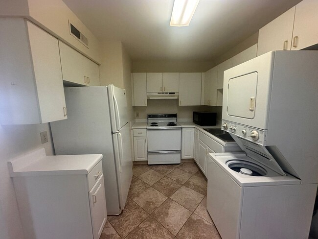 Building Photo - 928 Bonham Ave