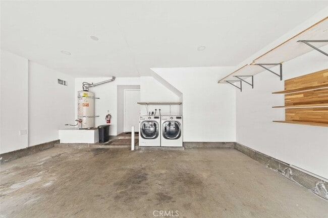 Building Photo - 7448 Bellingham Ave