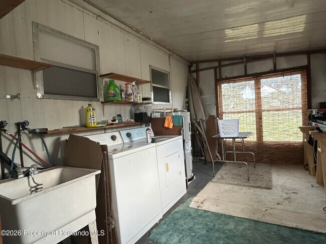 Building Photo - 8407 Weatherford Ave