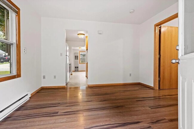 Building Photo - 1212 S Oakland Ave