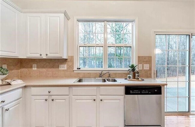 Building Photo - 932 Wendlebury Ct