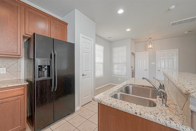 Building Photo - 2748 Maybrook Hollow Ln