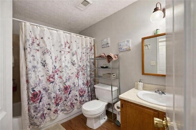Building Photo - 1136 Samuel Dr