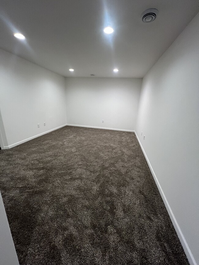 Building Photo - 5878 36th St S