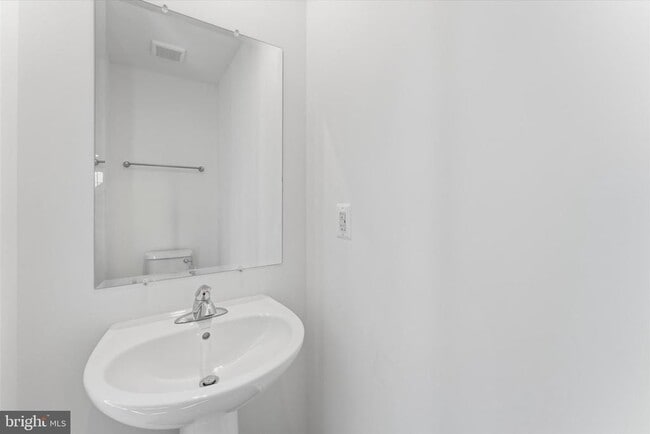 Building Photo - 505 Fontana Cir