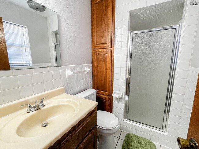 Building Photo - 5533 Briargrove Dr