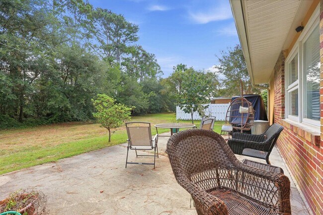 Building Photo - 620 Mallard Lake Dr