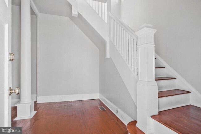Building Photo - 508 Cording Ave