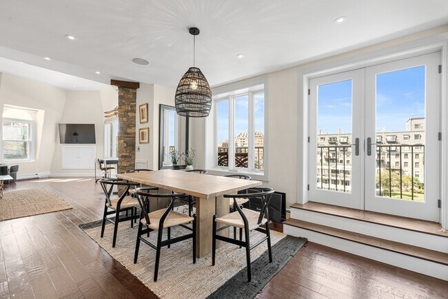 Building Photo - 33 Commercial Wharf