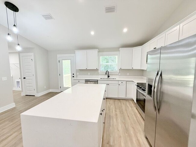 Building Photo - 478 Ronda St