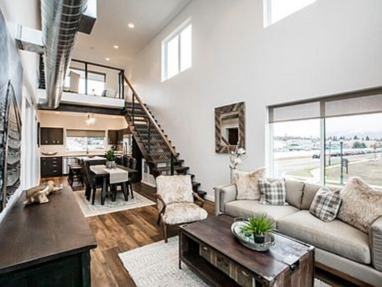 Building Photo - 264 Blackberry Loop