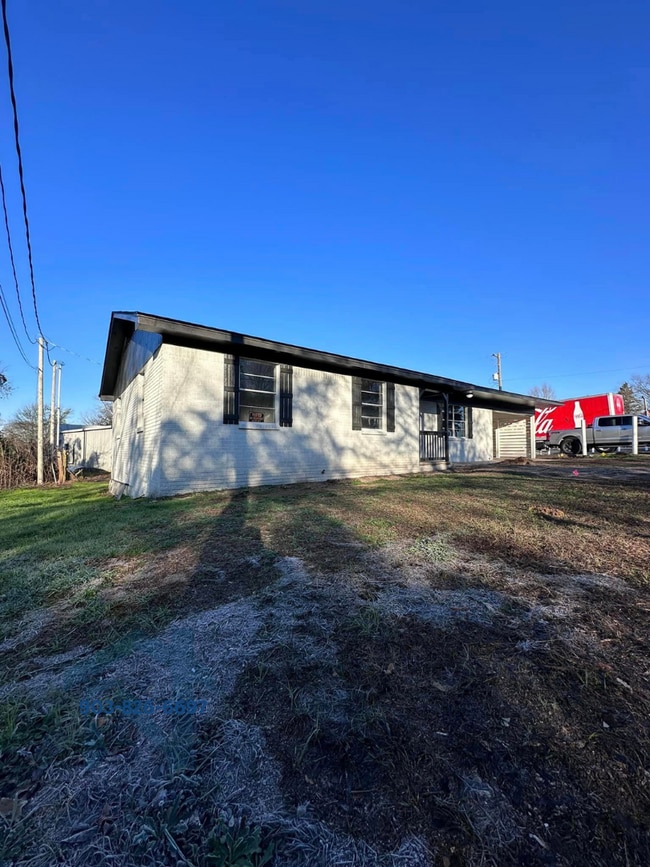Building Photo - 102 S Wills St