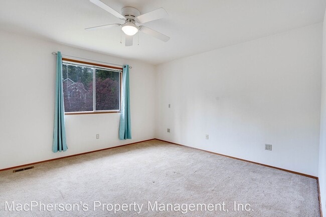 Building Photo - 4 br, 2.5 bath House - 24337 SE 43rd Pl