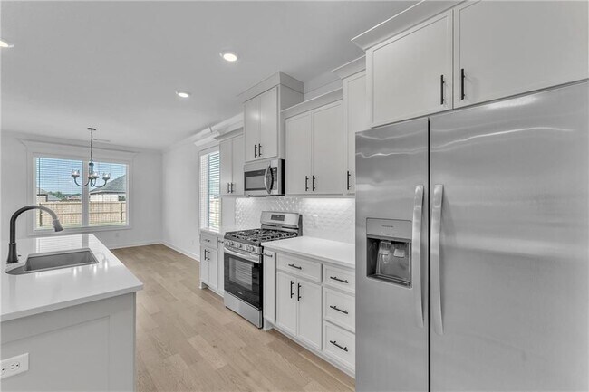 Building Photo - 2401 Abbott Ln
