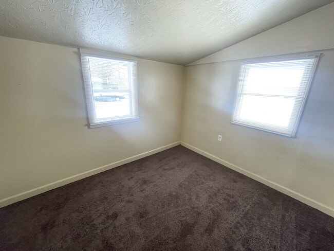 Building Photo - Martindale-Brightwood 4BR House!