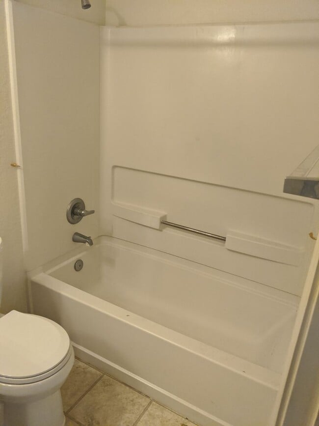 Building Photo - Midvale Rental