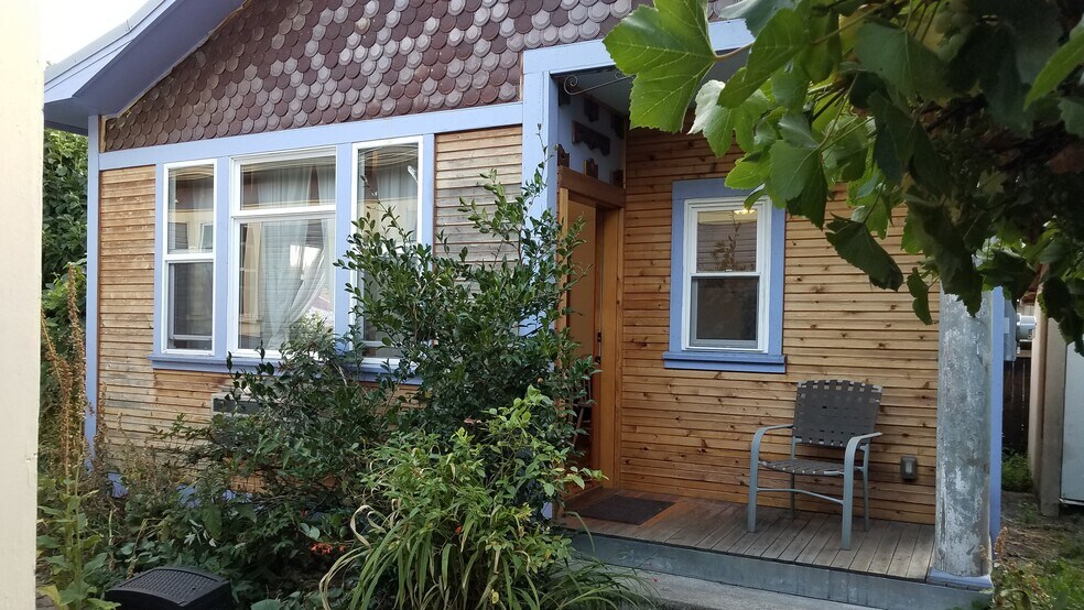 Main entrance & front window - 3733 N Michigan Ave