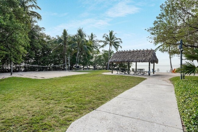 Building Photo - 6100 Paradise Point Dr