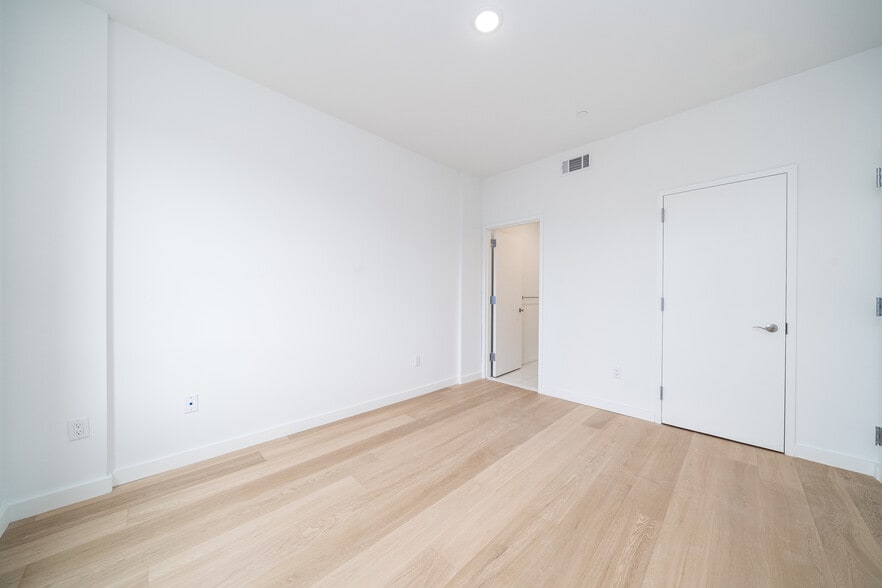 Building Photo - 417 Jackson St