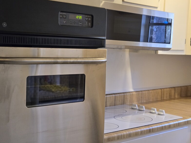 New wall oven & microwave - 2116 Montreat Ln