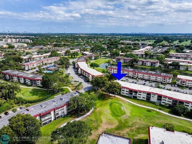 Building Photo - 371 S Hollybrook Dr