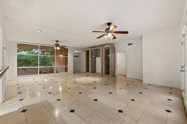 Building Photo - Charming Home with Expansive Backyard on a...
