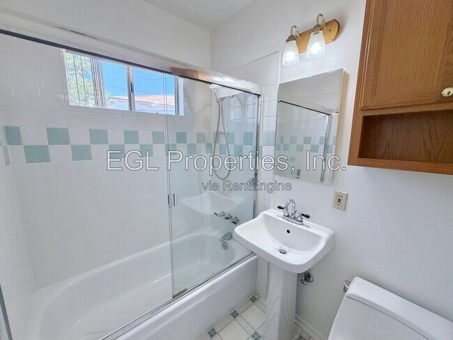 Building Photo - 5433 Cartwright Ave